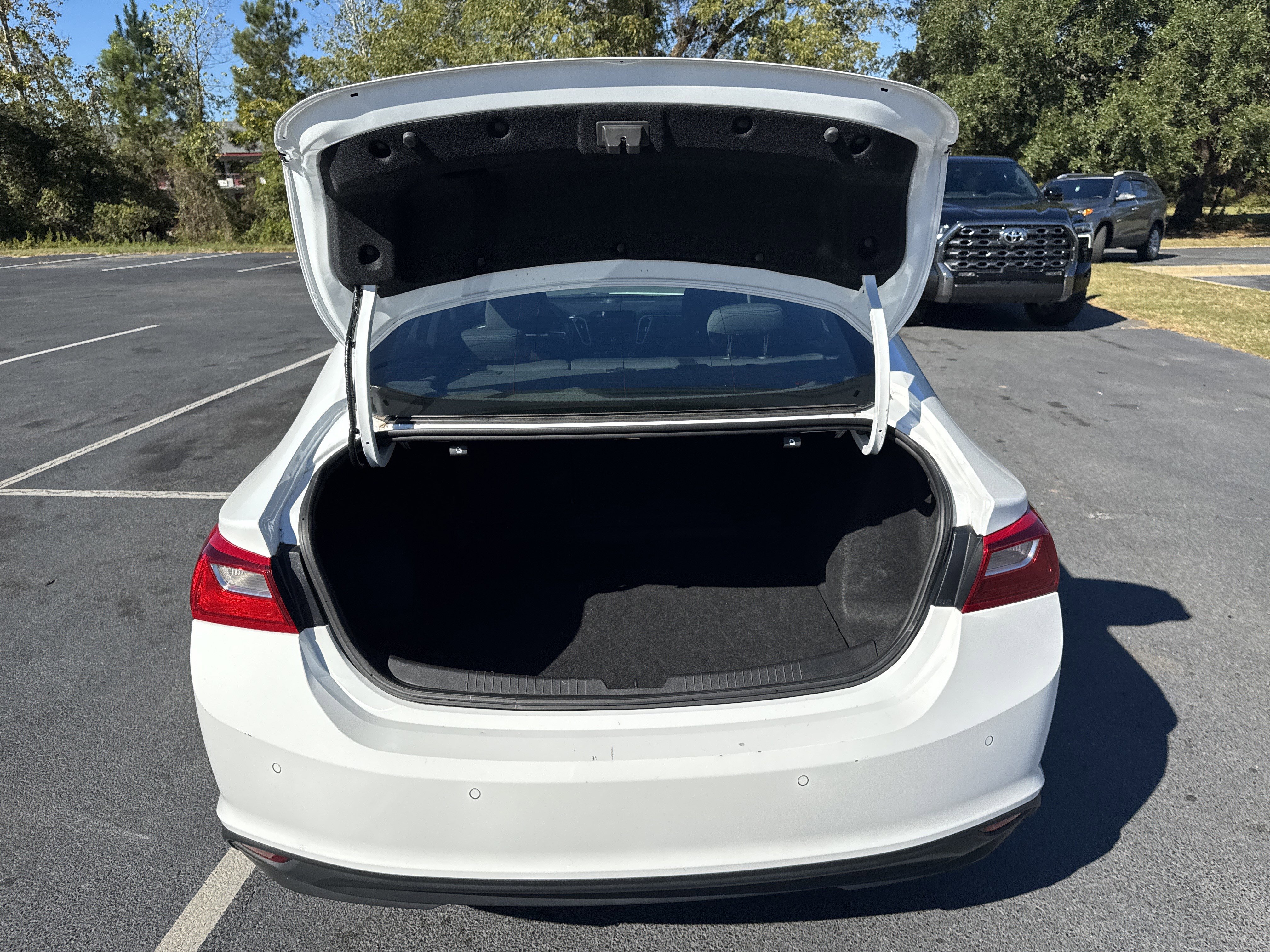 Used 2024 Chevrolet Malibu LT image 36