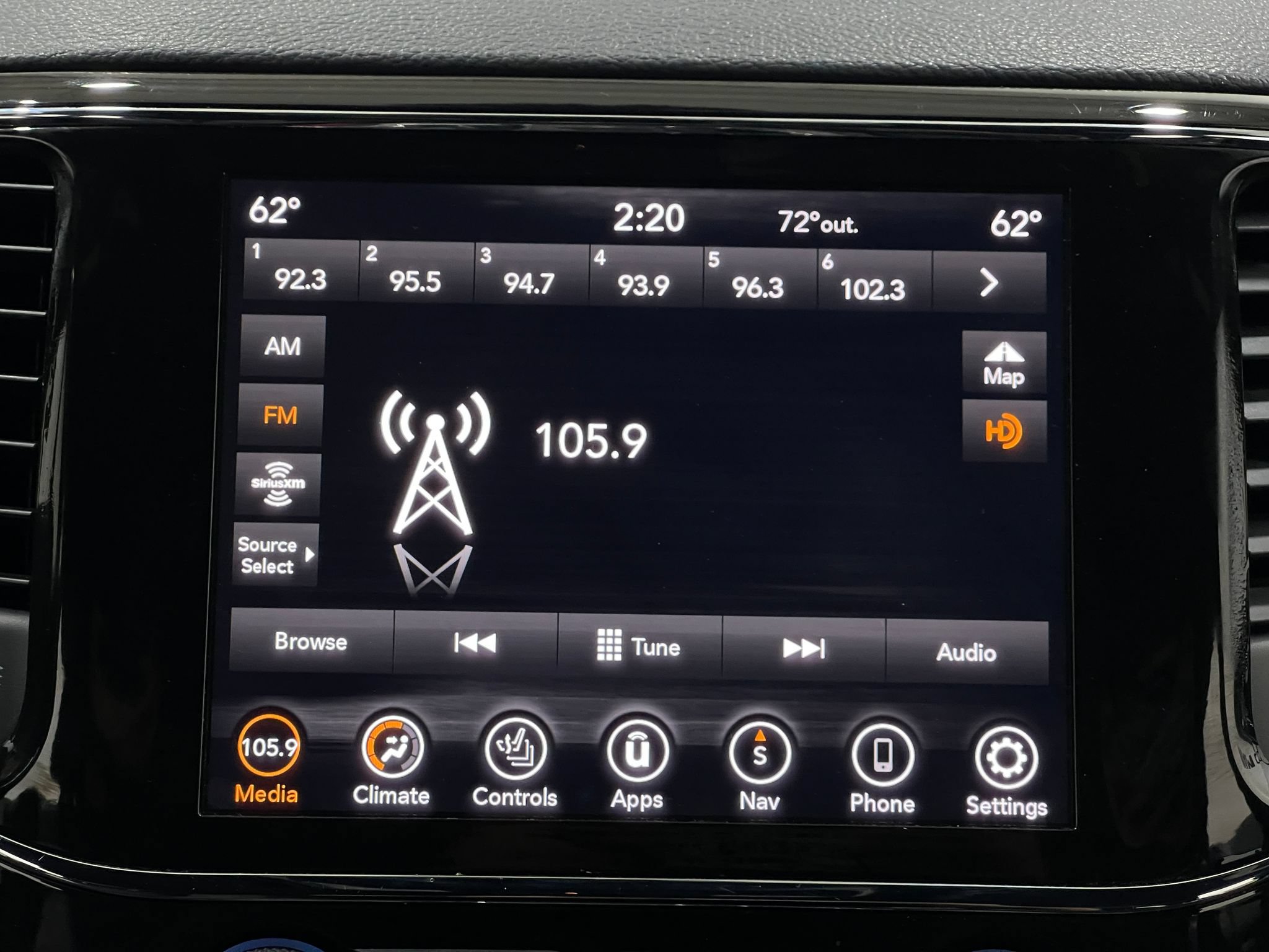 Used 2021 Jeep Grand Cherokee Laredo X AWD/4WD image 23