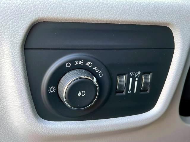 Certified 2023 Jeep Grand Cherokee Summit w/ Adv Protech Group IV image 20