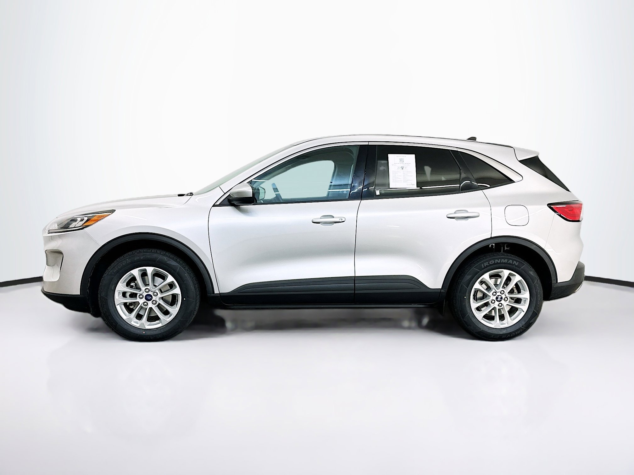 Used 2020 Ford Escape SE image 4