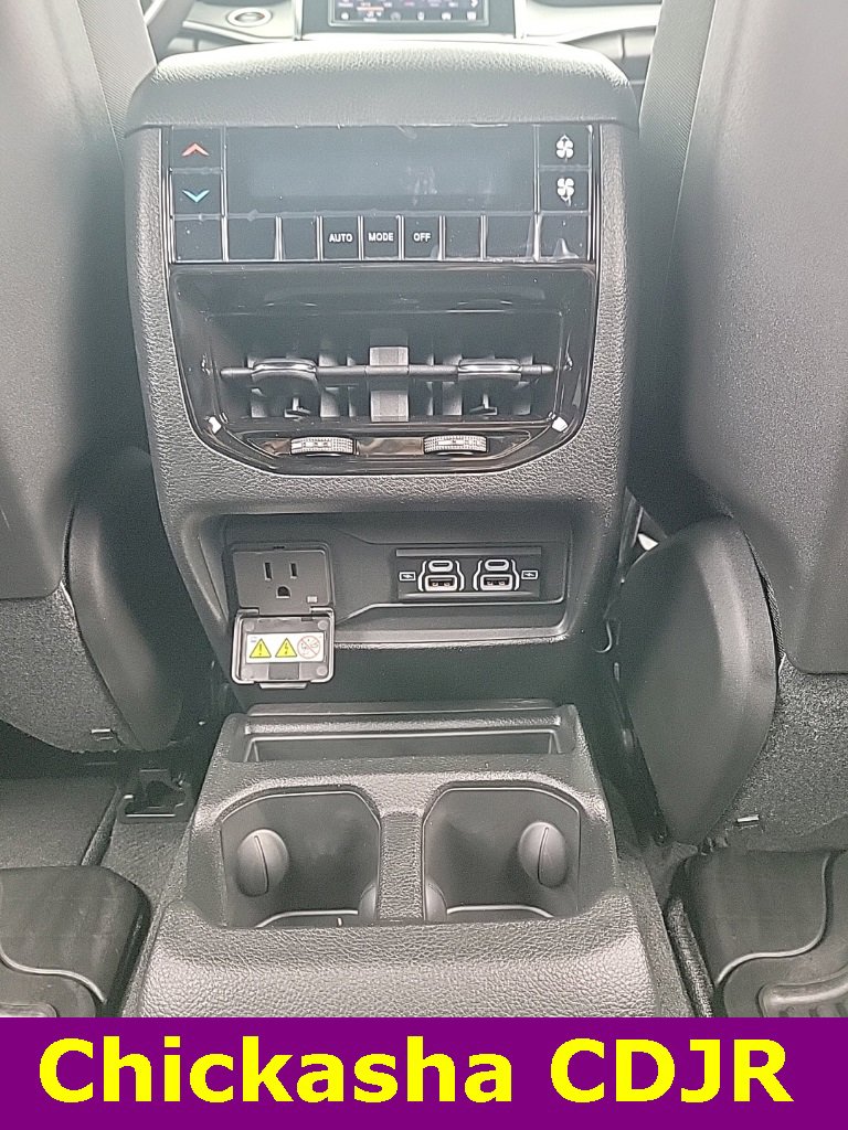 New 2025 Jeep Grand Cherokee L Altitude image 15