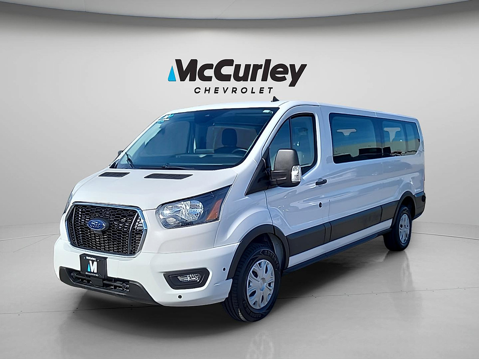 Used 2024 Ford Transit 350 XLT RWD image 3
