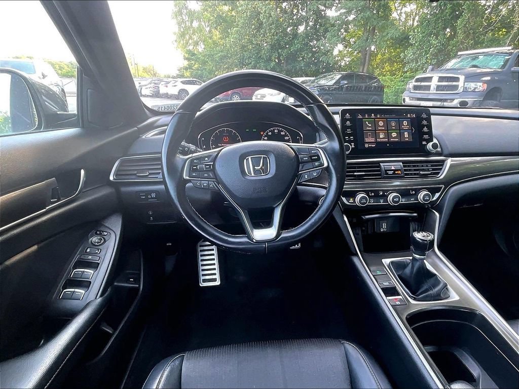 Used 2018 Honda Accord Sport image 16