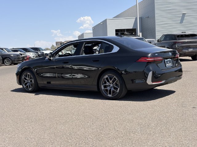 Certified 2026 BMW i5 eDrive40 w/ Premium Package RWD image 9