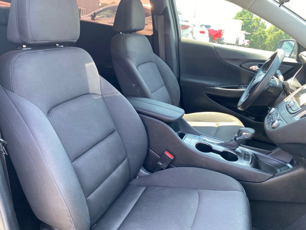Used 2022 Chevrolet Malibu LT FWD image 19