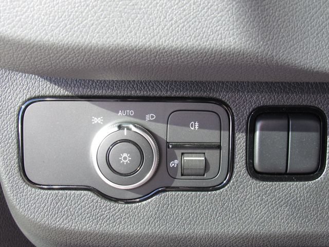 Used 2023 Mercedes-Benz Sprinter 3500 image 27