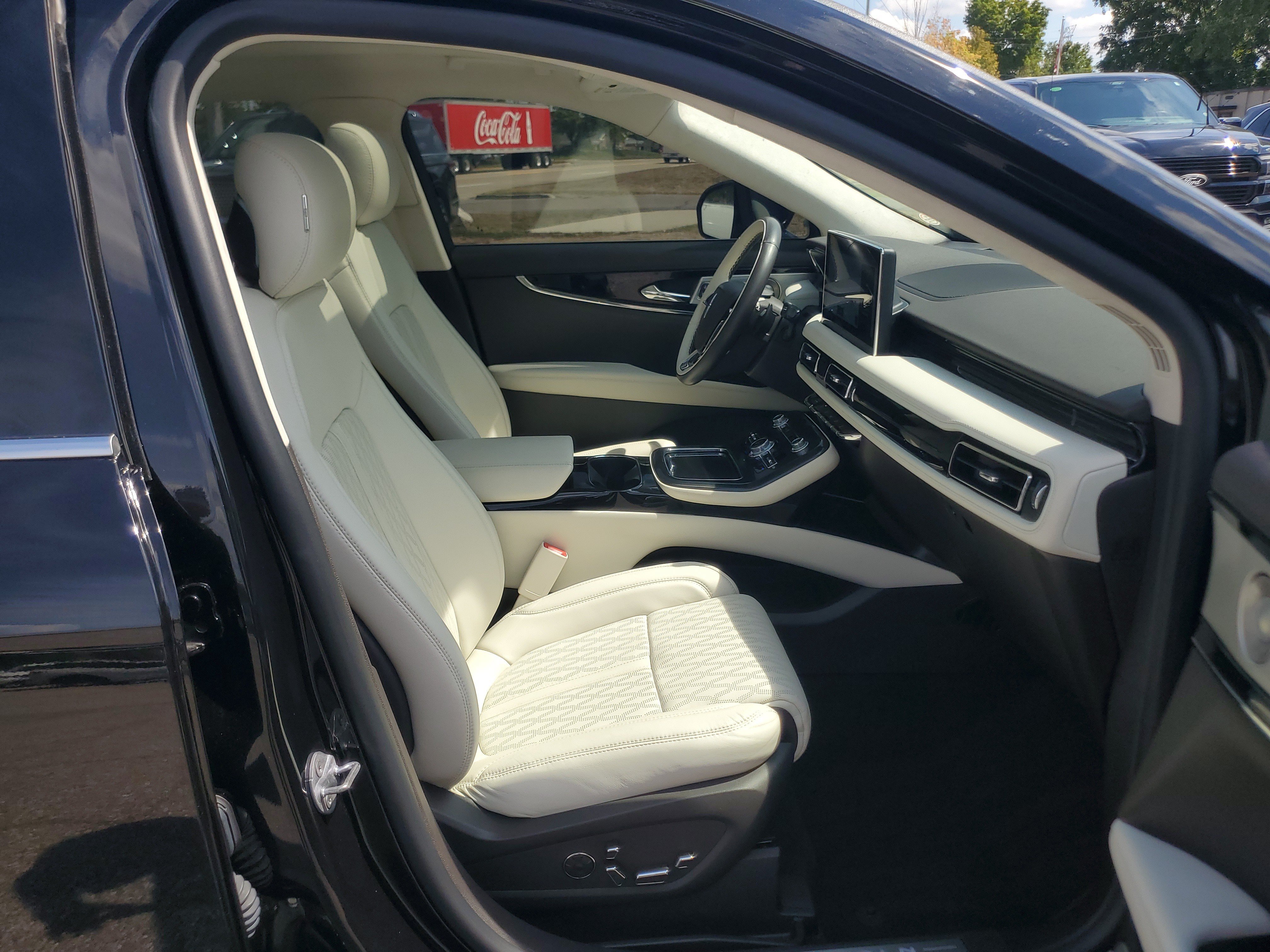 Certified 2023 Lincoln Nautilus Black Label w/ Class II Trailer Tow Package AWD/4WD image 9