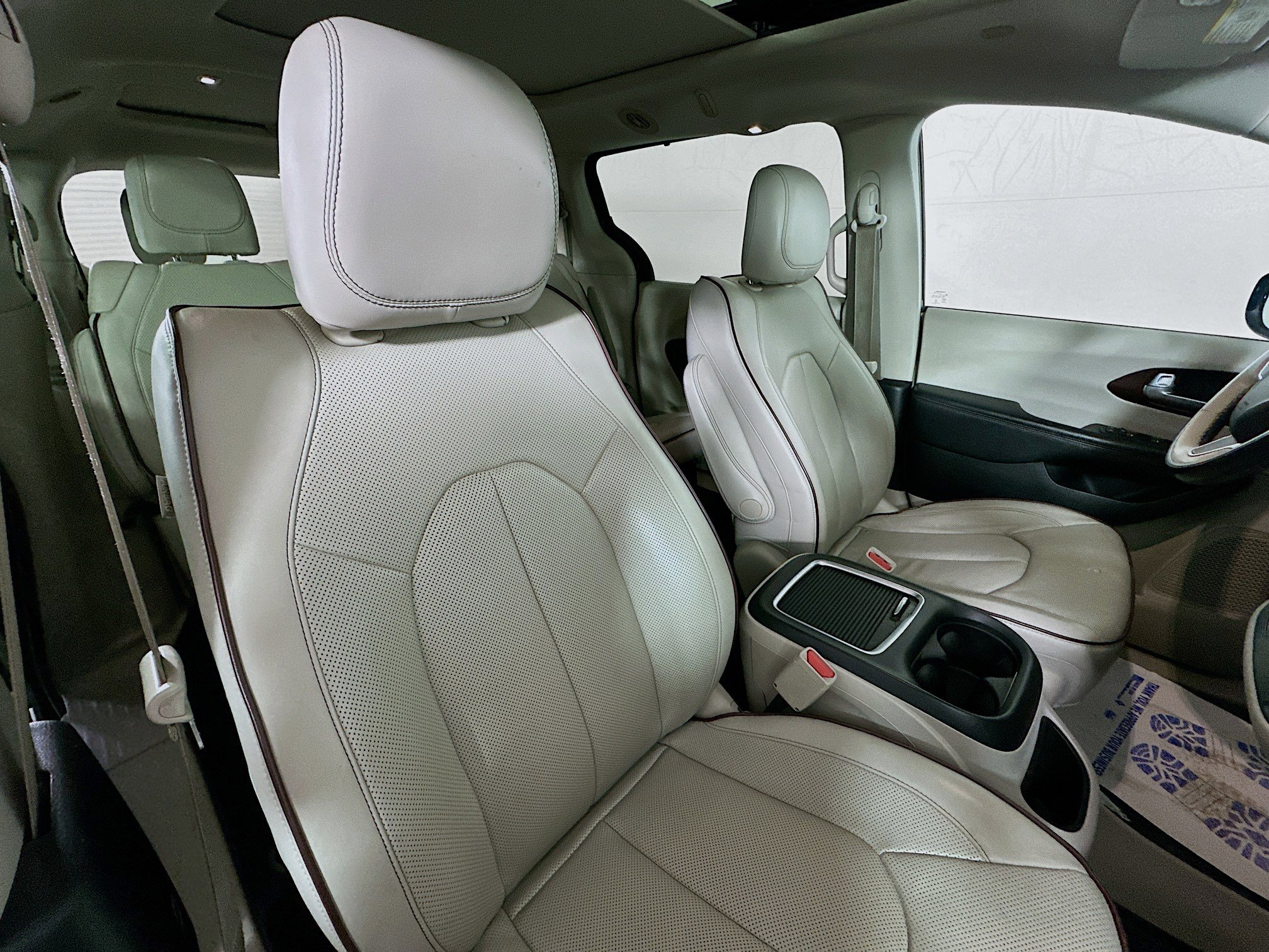 Used 2017 Chrysler Pacifica Limited w/ Advanced Safetytec Group image 29