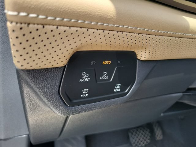Used 2024 Volkswagen Atlas Cross Sport SE FWD image 35