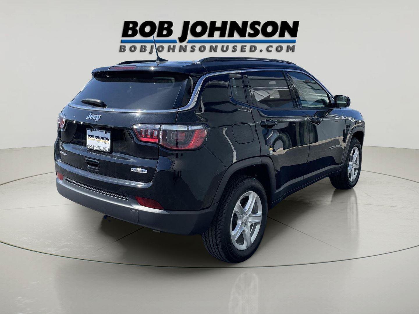 Used 2023 Jeep Compass Latitude w/ Convenience Group AWD/4WD image 3
