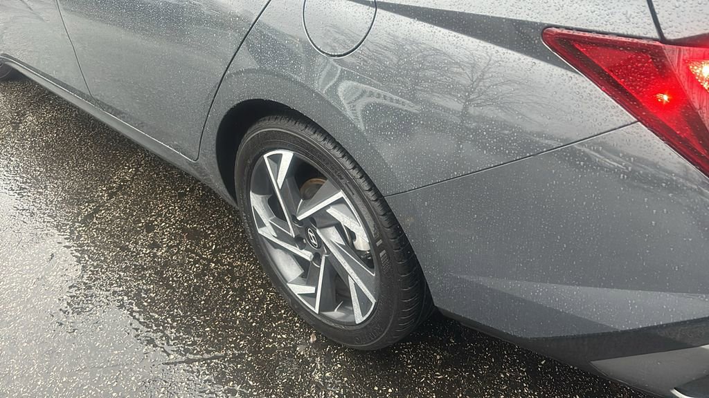 Used 2025 Hyundai Elantra Sport image 9