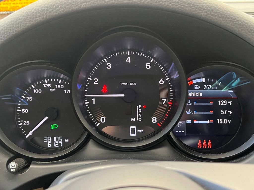 Certified 2022 Porsche Macan image 10