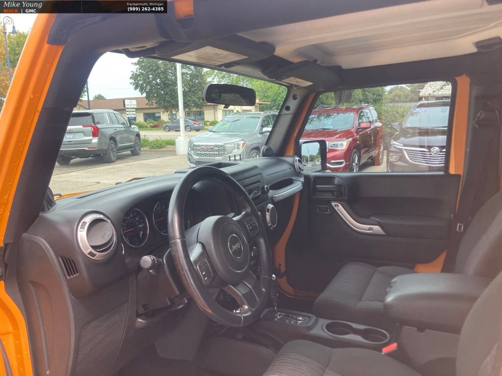 Used 2012 Jeep Wrangler Unlimited Sahara w/ Dual Top Group AWD/4WD image 21