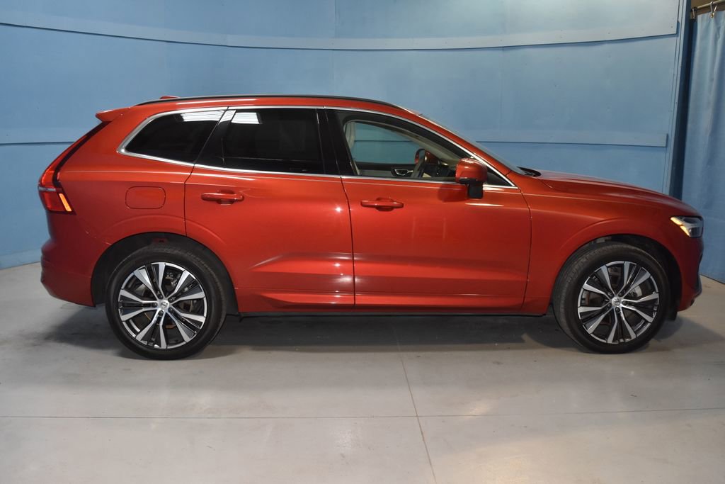 Used 2022 Volvo XC60 B5 Momentum image 21