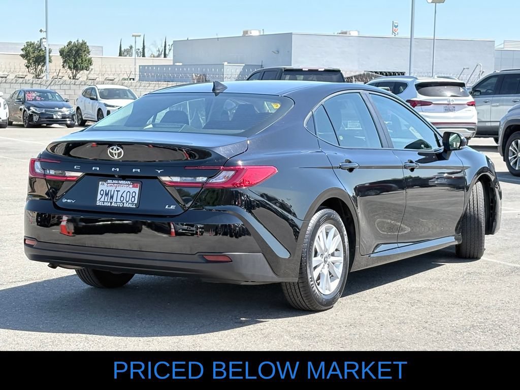 Used 2025 Toyota Camry LE FWD image 5