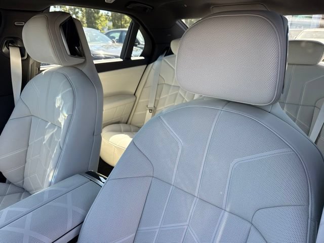 New 2026 BMW 750e xDrive AWD/4WD image 18