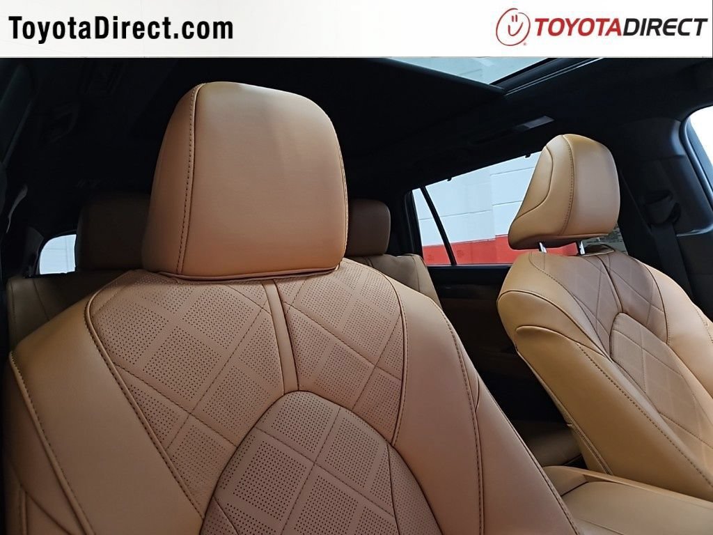 New 2026 Toyota Highlander Platinum AWD/4WD image 26