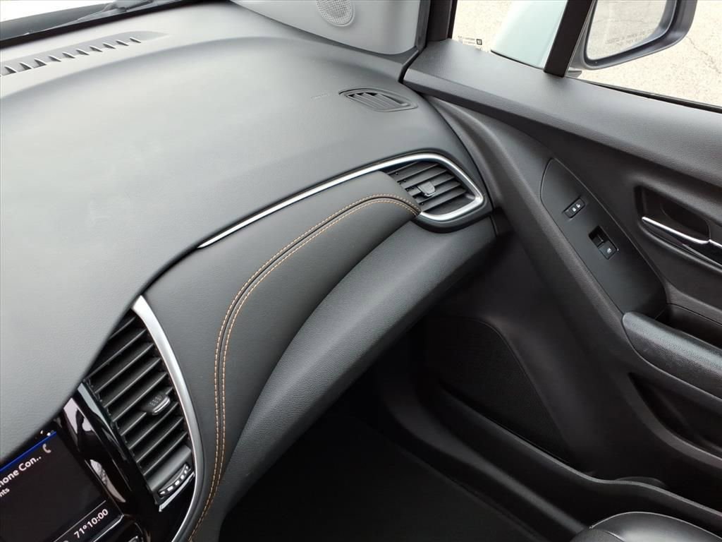 Used 2022 Chevrolet Trax LT w/ Sport Edition image 27