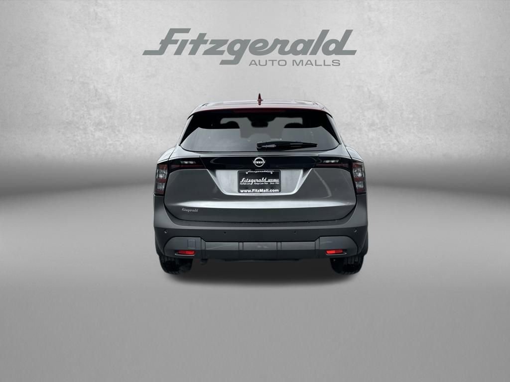 Used 2025 Nissan Kicks SV image 6