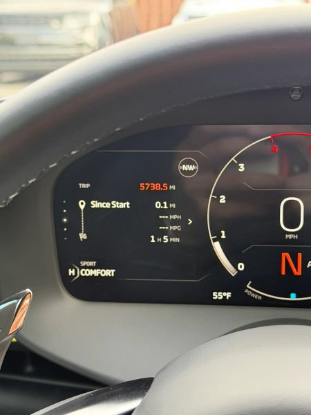 Used 2023 McLaren Artura RWD image 31