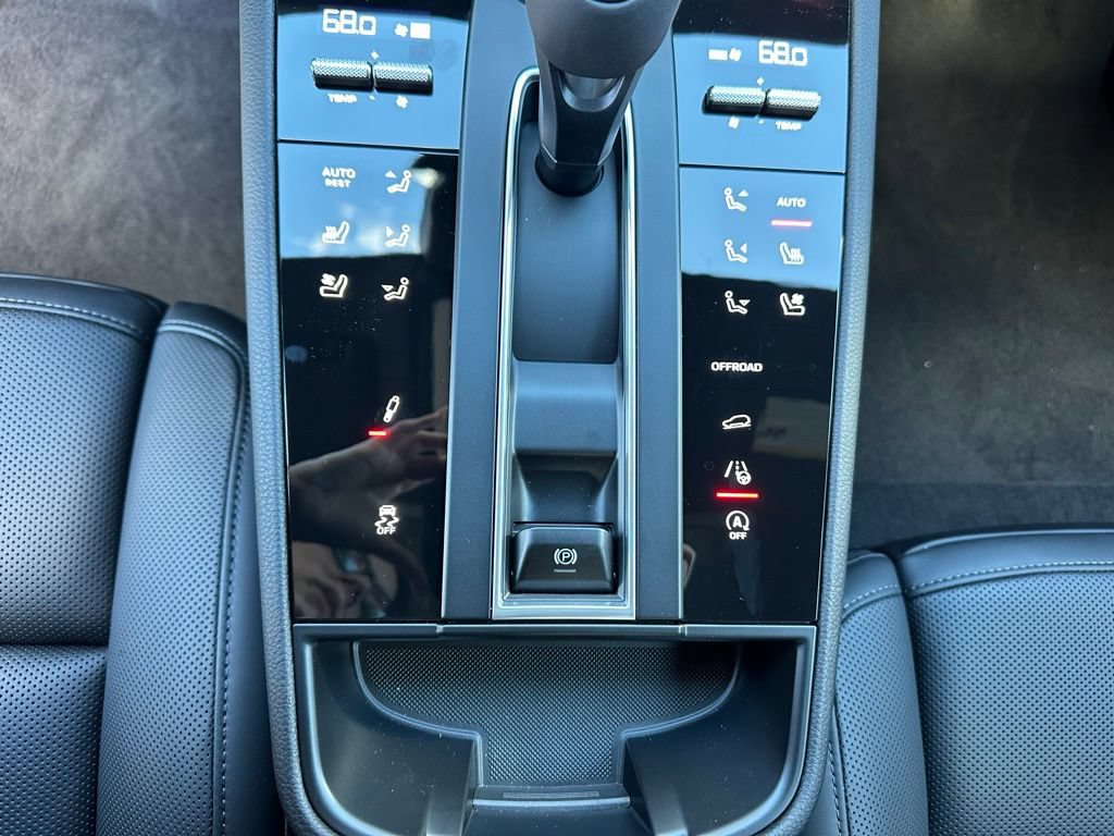 Certified 2026 Porsche Macan S AWD/4WD image 28