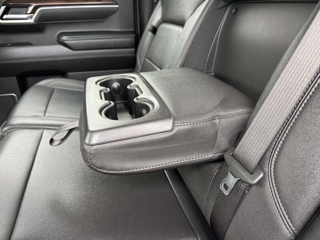 Used 2025 GMC Sierra 1500 SLT AWD/4WD image 13