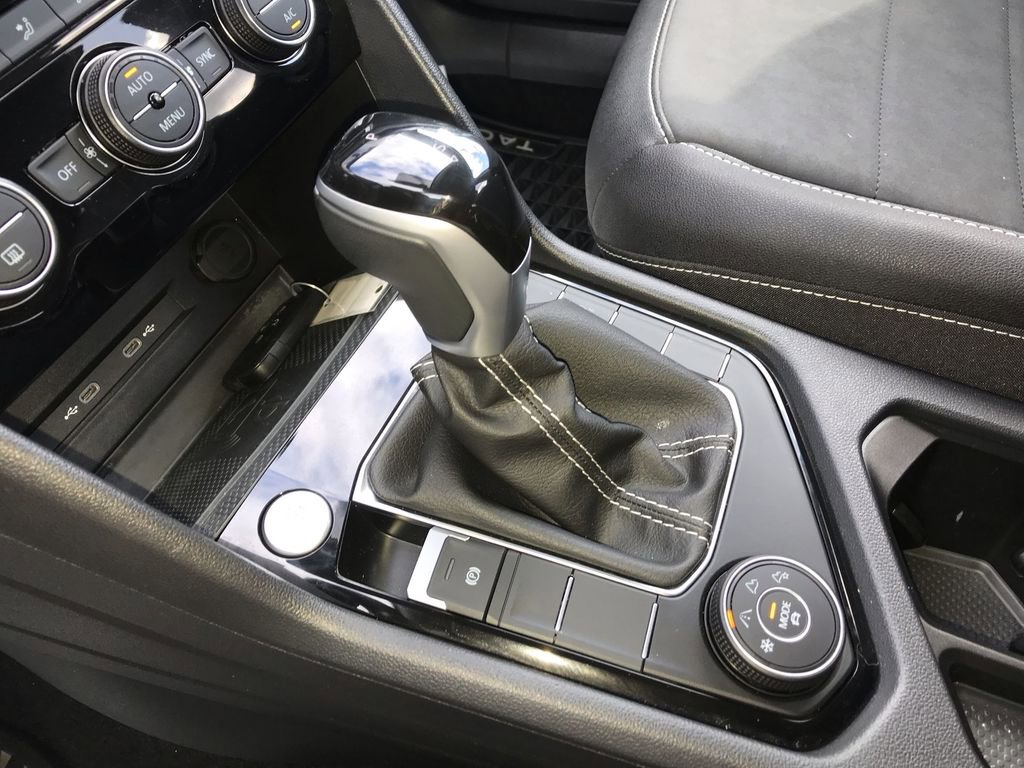 Used 2024 Volkswagen Taos SE image 20