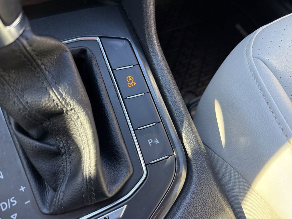 Used 2018 Volkswagen Tiguan SEL image 34
