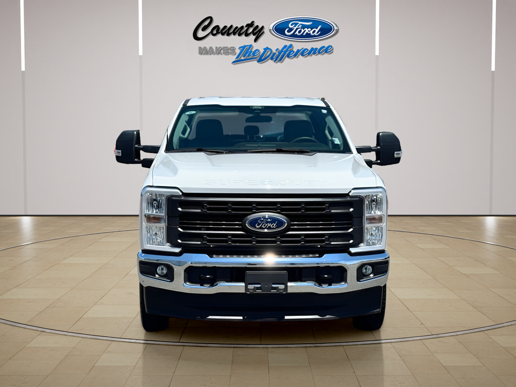 Used 2025 Ford F250 XL w/ FX4 Off-Road Package AWD/4WD image 5