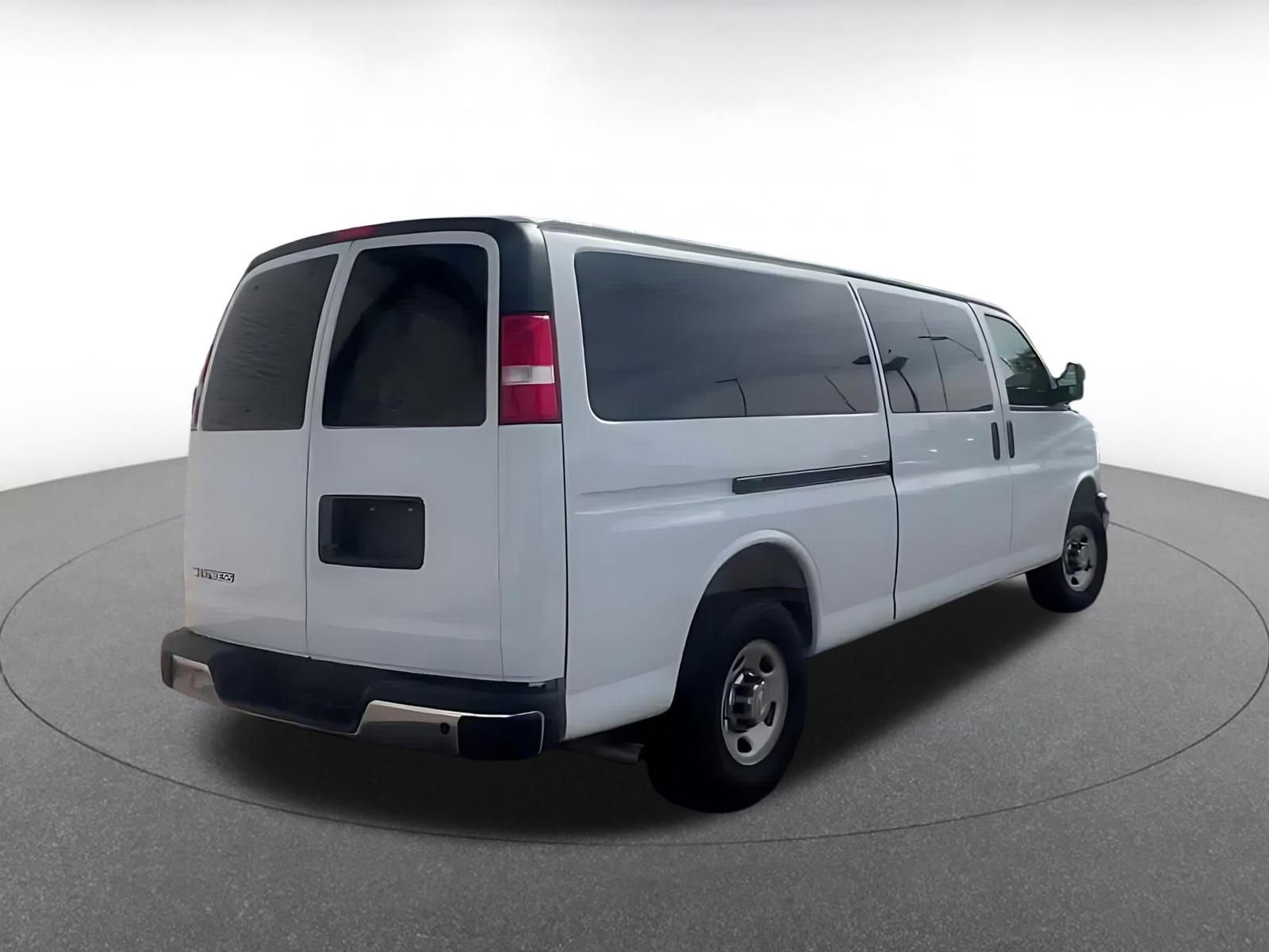 Used 2025 Chevrolet Express 3500 LT w/ LT Preferred Equipment Group image 12