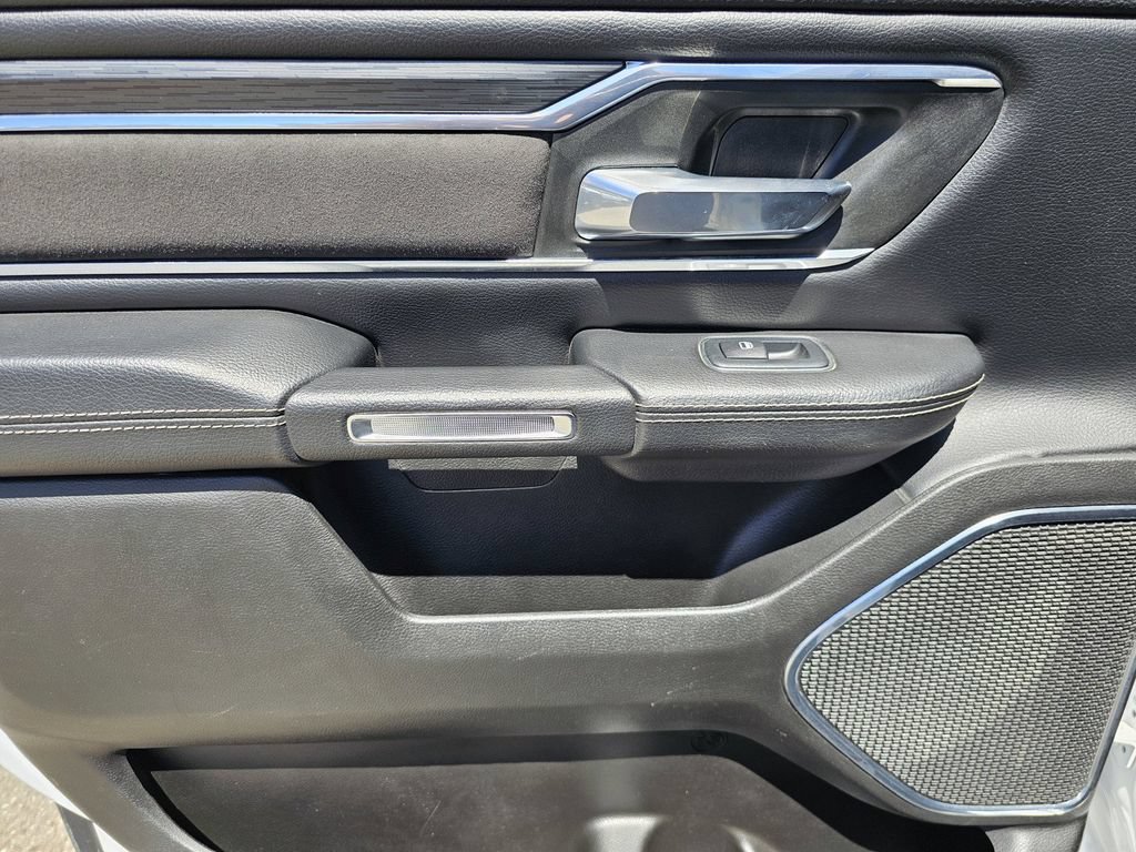 Used 2024 RAM 1500 Laramie AWD/4WD image 19