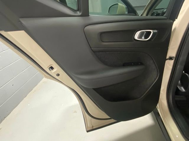 Certified 2025 Volvo XC40 B5 Ultra w/ Protection Package Premier image 7