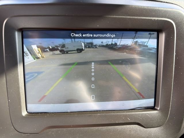 Used 2021 Jeep Renegade Latitude AWD/4WD image 19