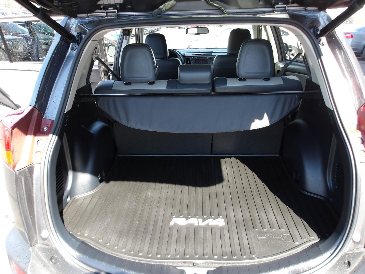 Used 2015 Toyota RAV4 Limited AWD/4WD image 11