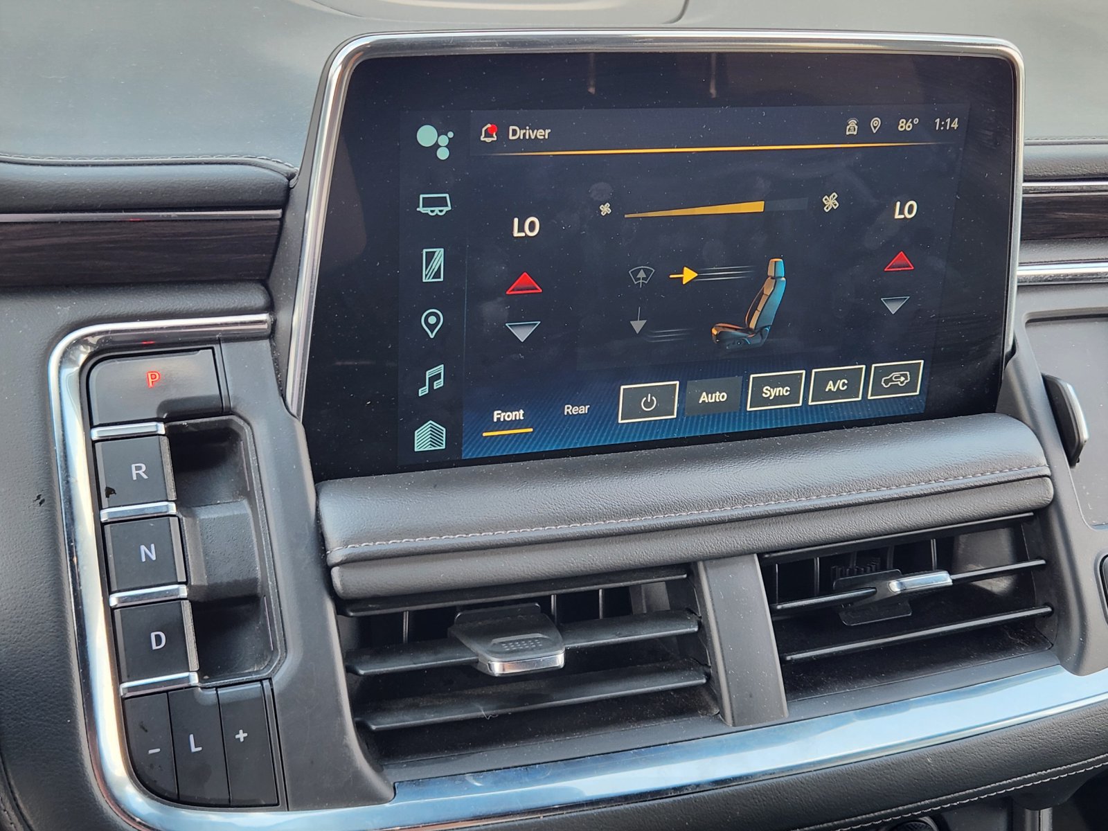 Used 2024 Chevrolet Suburban LT AWD/4WD image 18