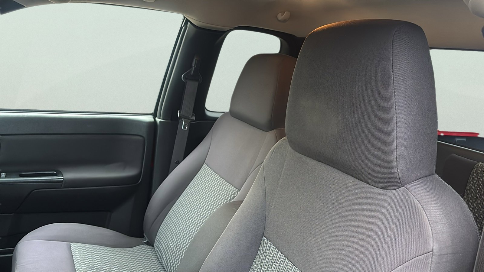 Used 2012 Chevrolet Colorado LT image 16