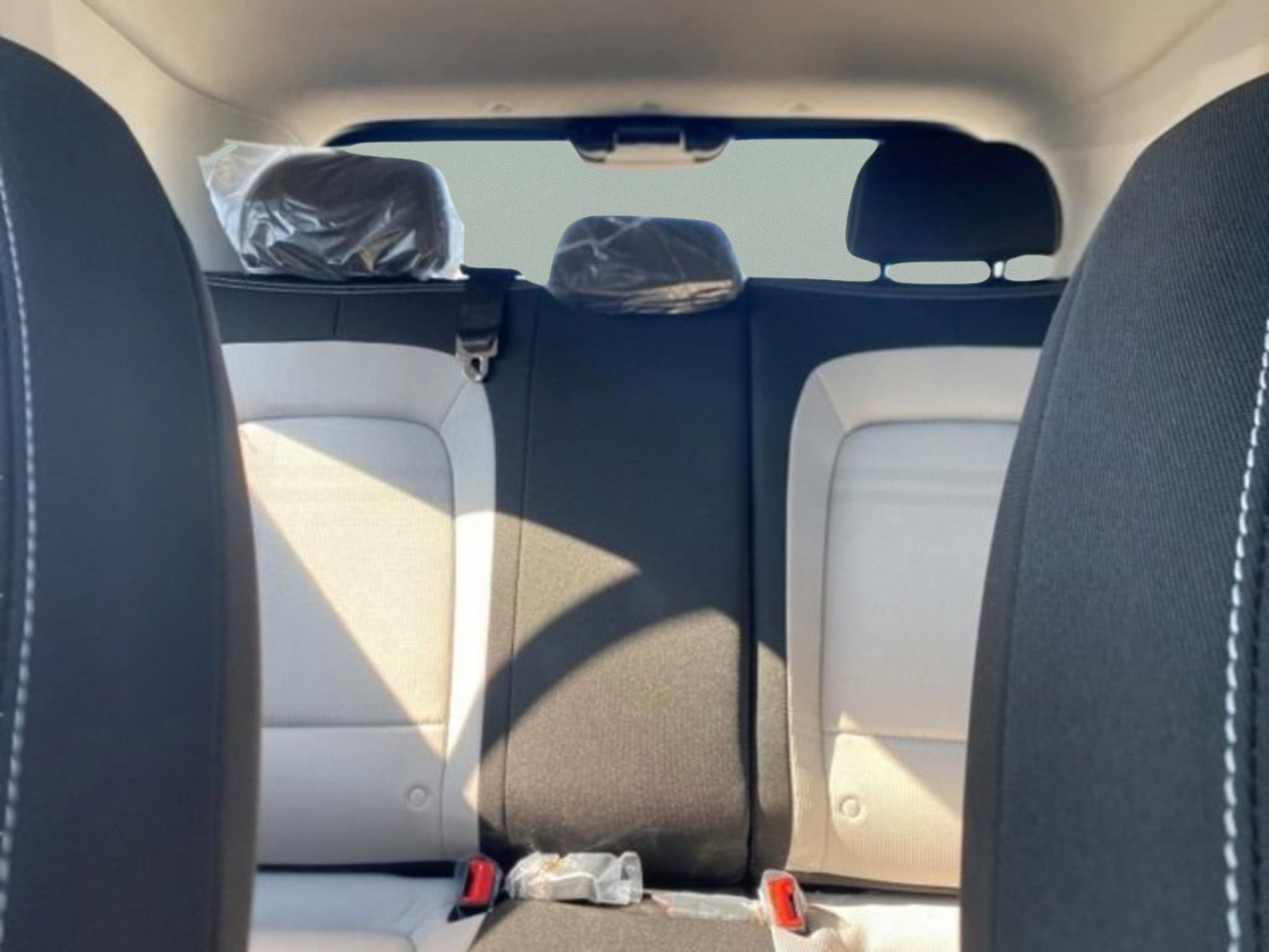 Used 2025 Hyundai Venue SEL FWD image 29