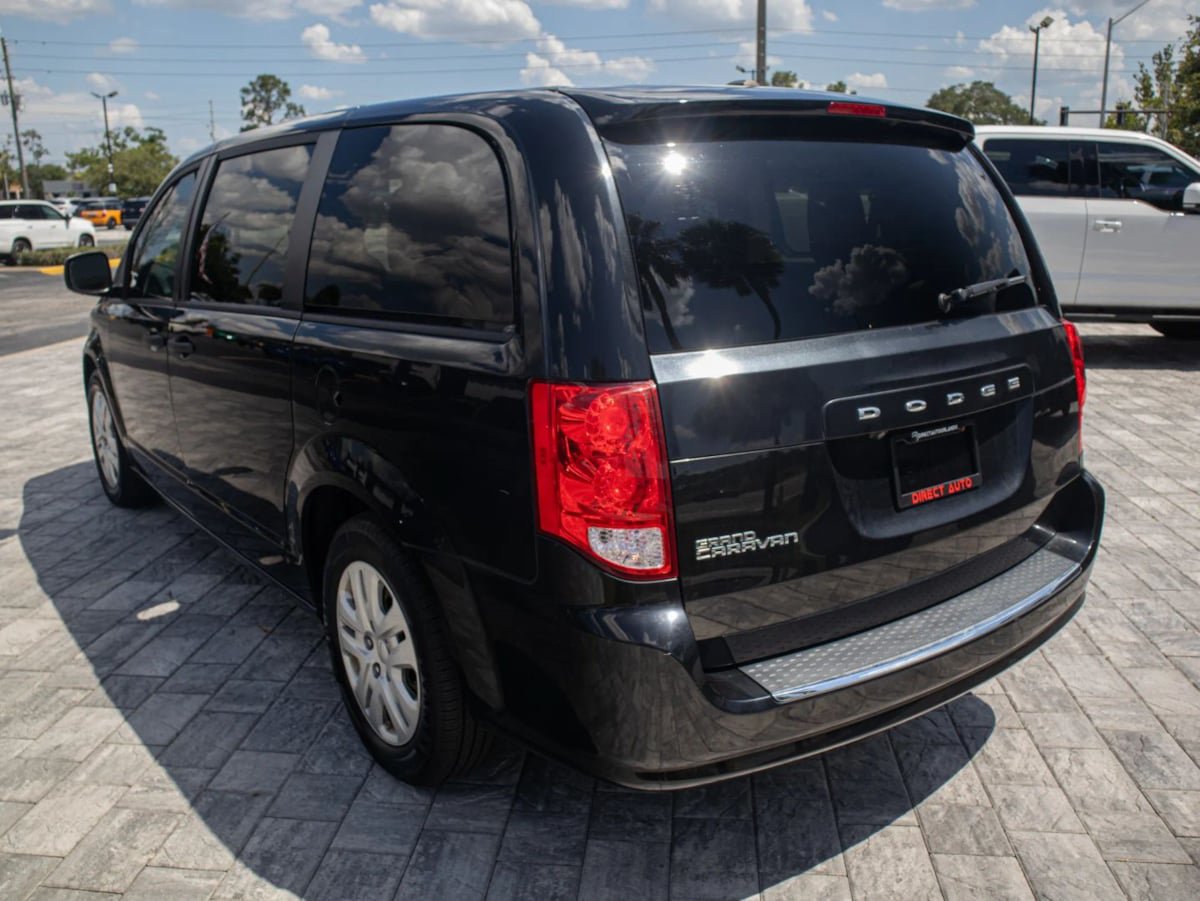 Used 2019 Dodge Grand Caravan SE w/ UConnect Hands-Free Group FWD image 5