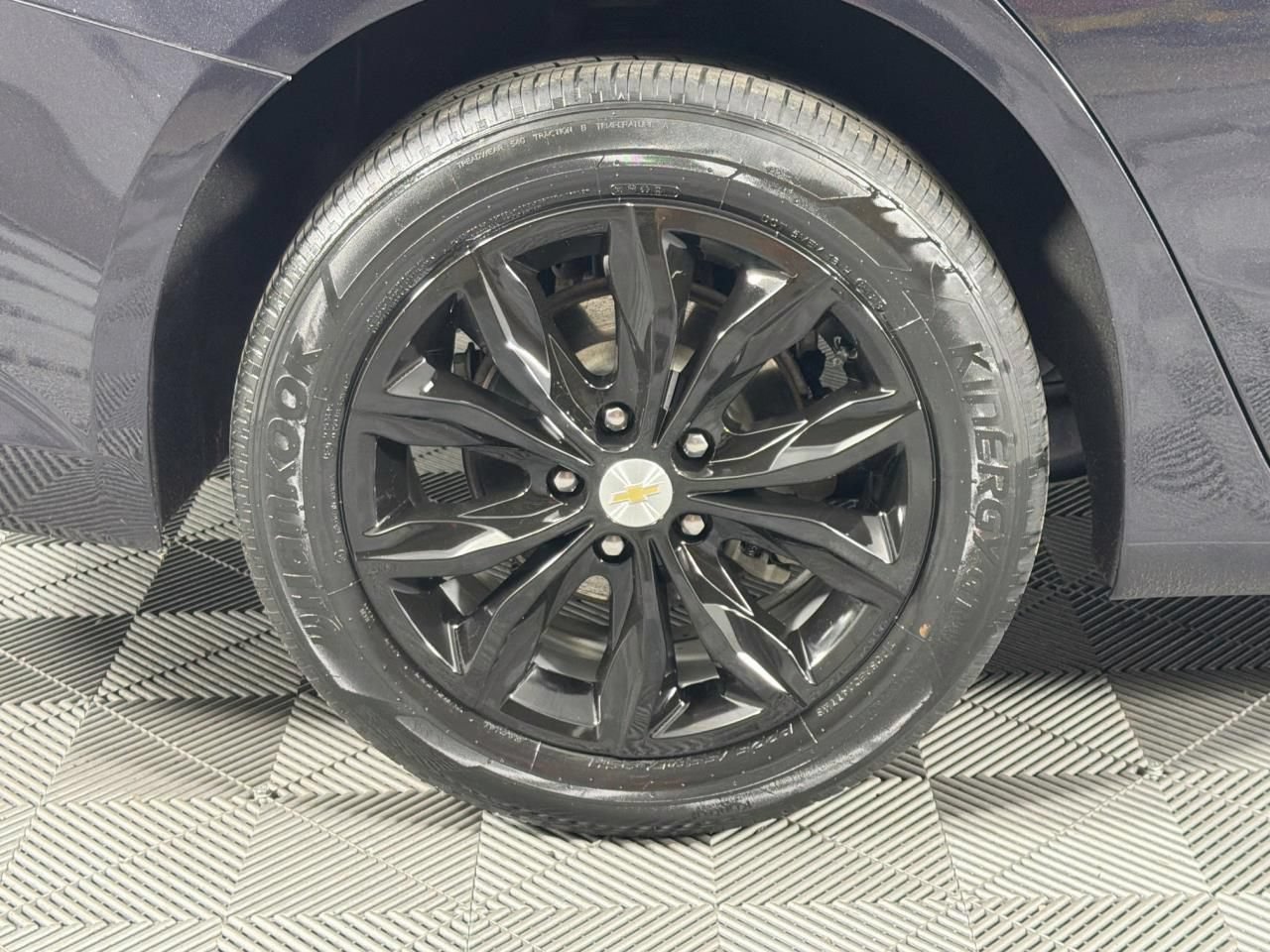 Used 2023 Chevrolet Malibu LT FWD image 30