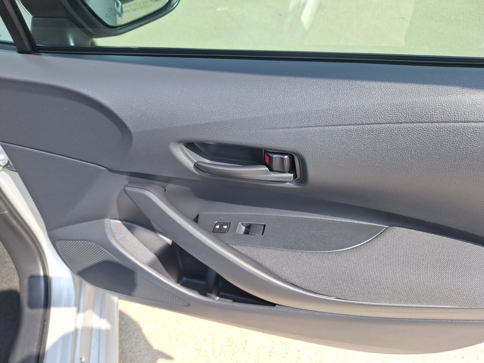 Used 2025 Toyota Corolla LE FWD image 34