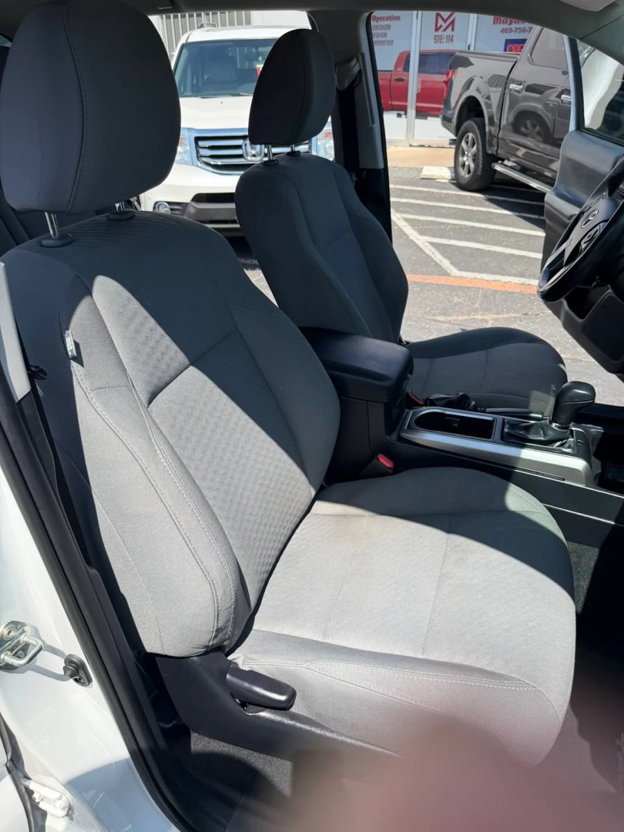 Used 2021 Toyota Tacoma SR5 w/ SR5 Appearance Package (SM) RWD image 17