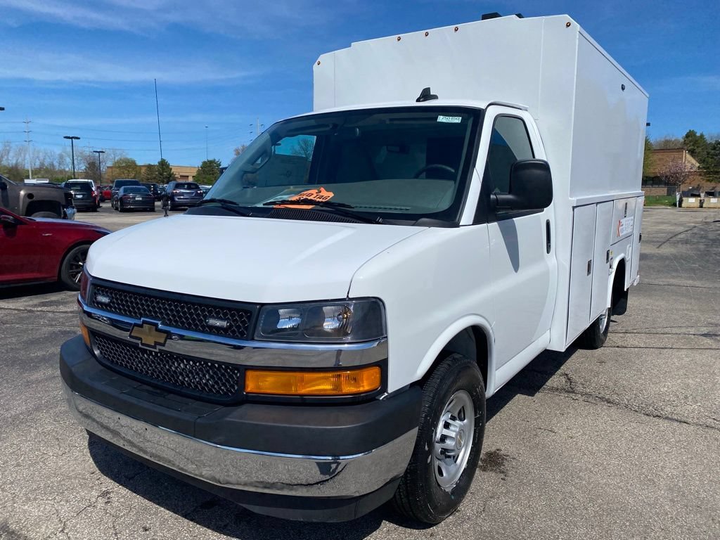 New 2025 Chevrolet Express 3500 w/ Power Convenience Package RWD image 3
