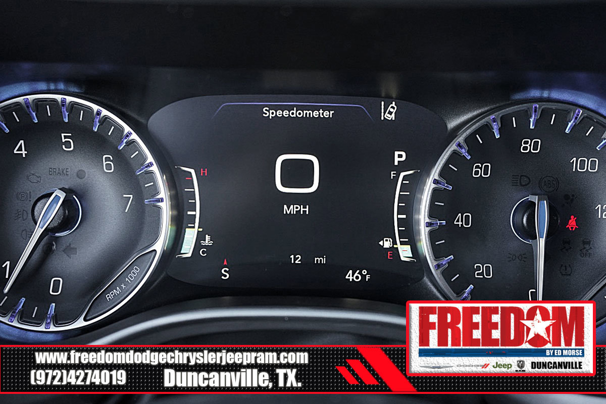New 2025 Chrysler Voyager LX FWD image 31