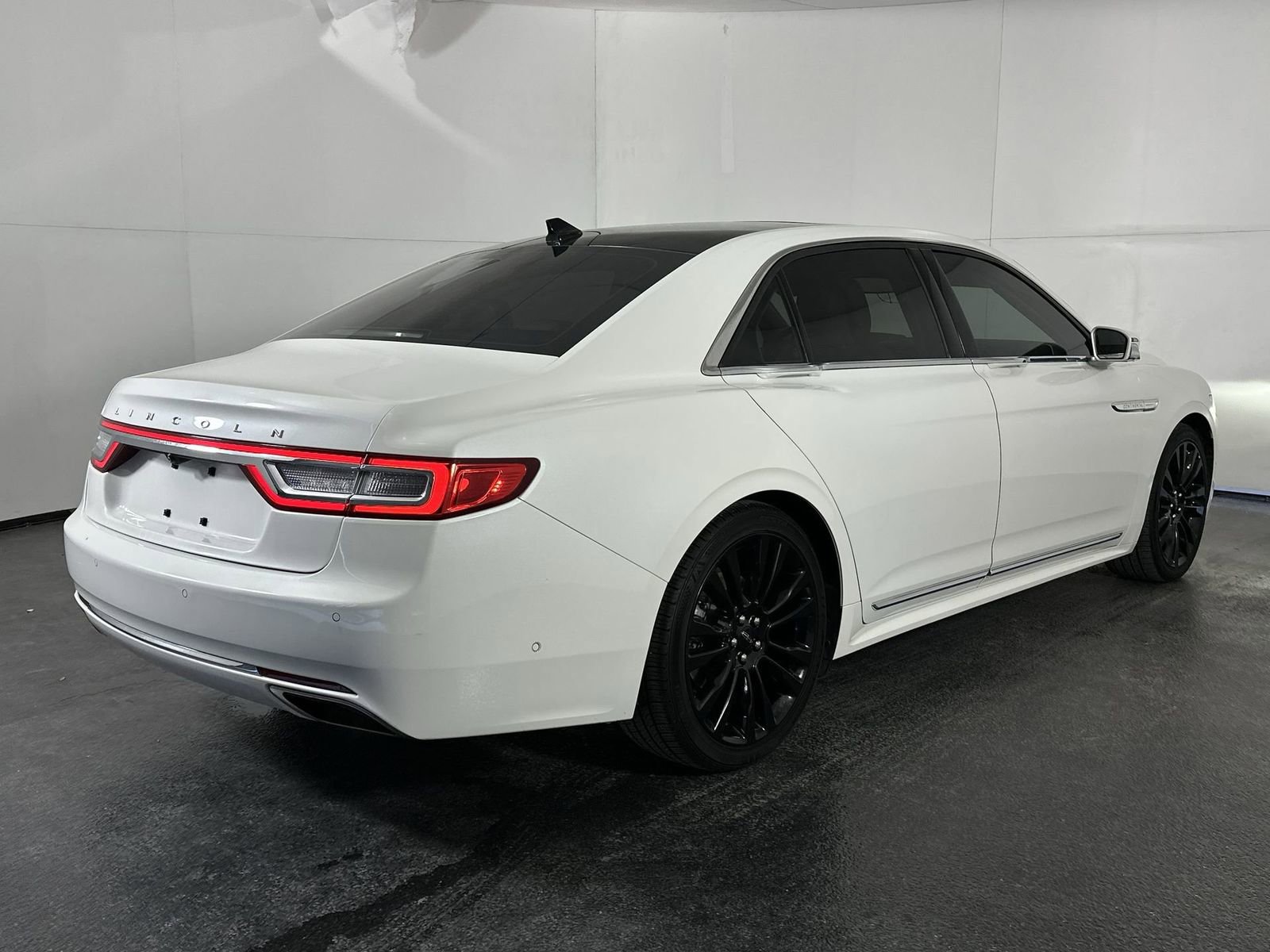 Used 2020 Lincoln Continental Reserve w/ Luxury Package image 8