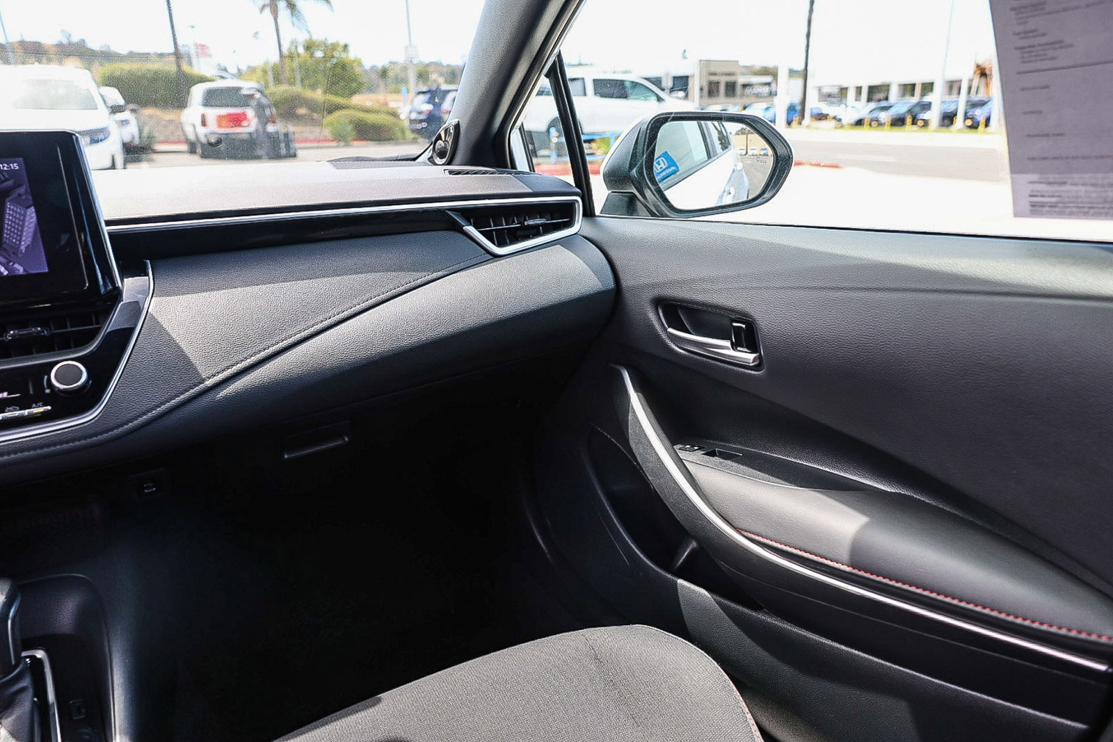 Used 2023 Toyota Corolla SE w/ SE Premium Package FWD image 6