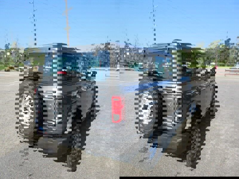 New 2025 Ford Bronco 4-Door image 5