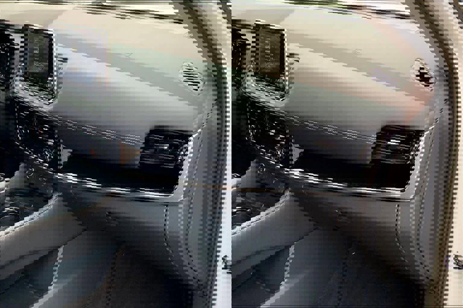 Used 2023 Nissan Rogue SL FWD image 18