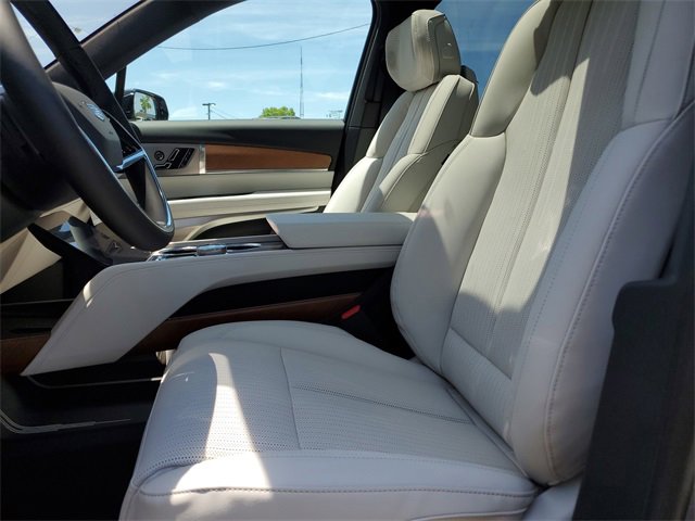 New 2026 Cadillac Vistiq Luxury image 22