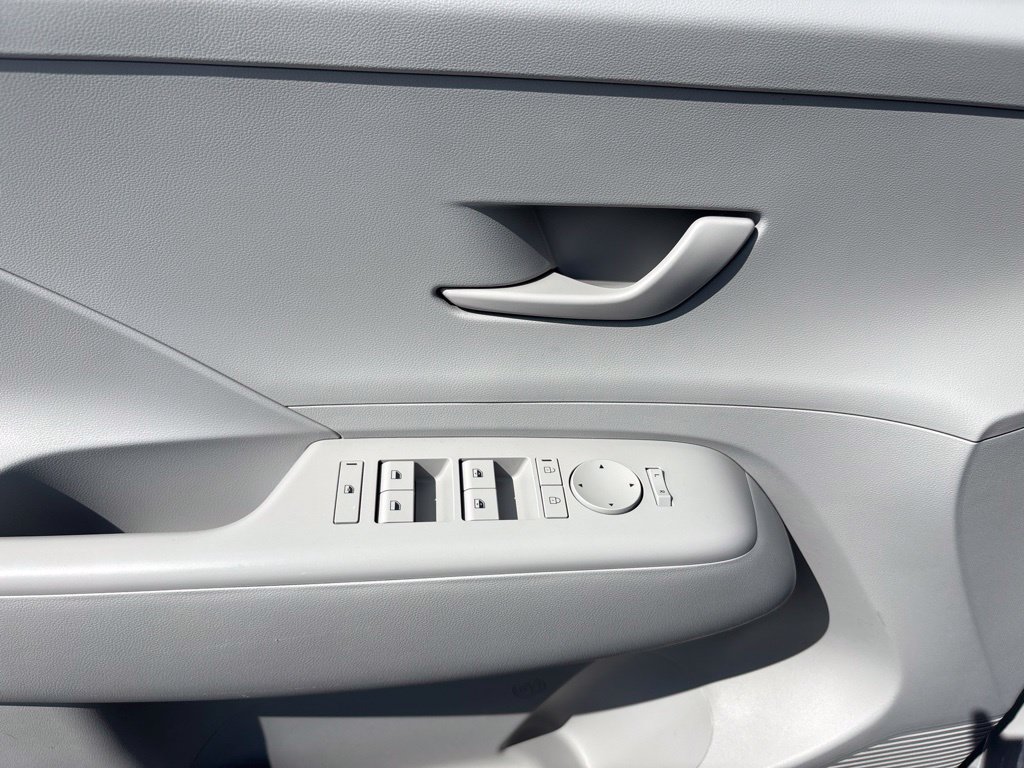Certified 2024 Hyundai Kona SEL w/ Convenience Package AWD/4WD image 9