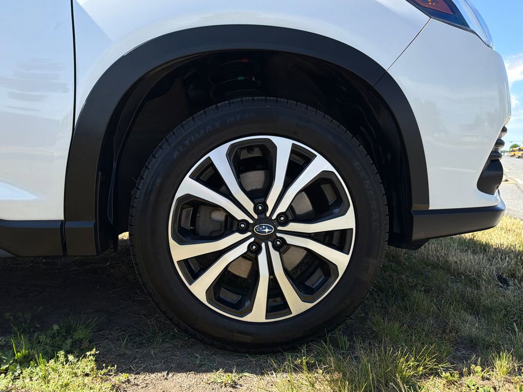 Used 2023 Subaru Forester Limited AWD/4WD image 6